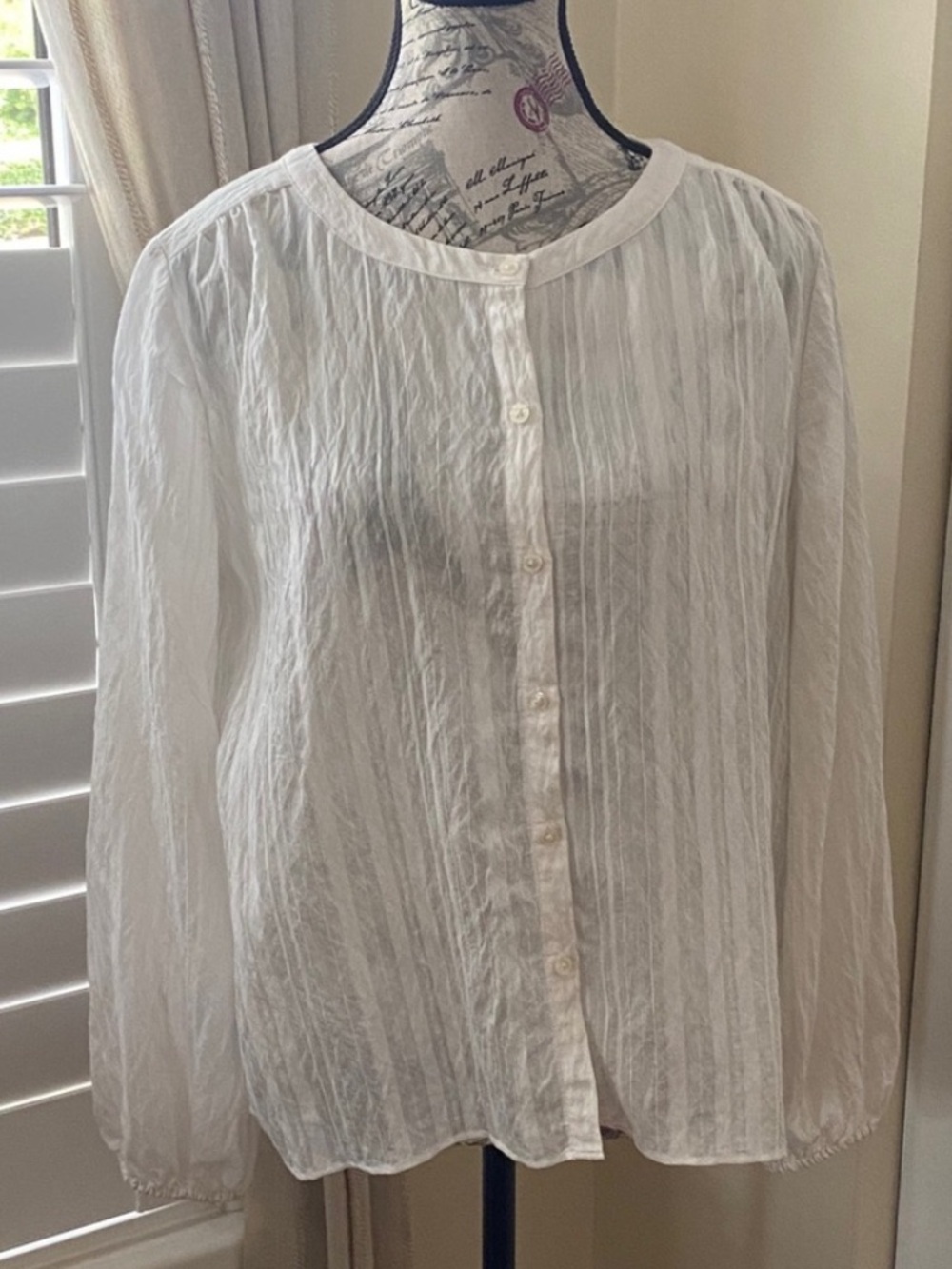 Ann Taylor White Crinkle Button Front Blouse Size Small Long Sleeve - Picture 3 of 10
